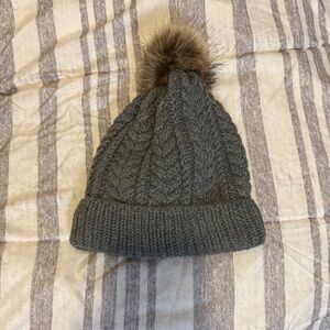 Cozy Gray Knit Beanie with Faux Fur Pom